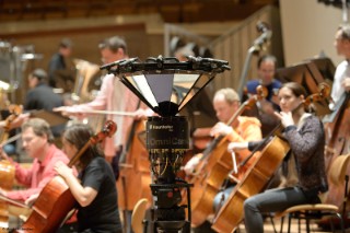 Das spiegelbasierte Mehrkamerasystem OmniCam-360 im Einsatz bei den Berliner Philharmonikern.